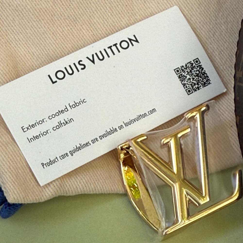 New in box Louis Vuitton Dark Brown Monogram Reversible Belt with Gold Buckle - Picture 8 of 8